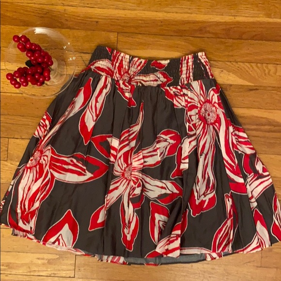 Club Monaco NWT Emma Skirt Sz Small Grey Base - Picture 1 of 5